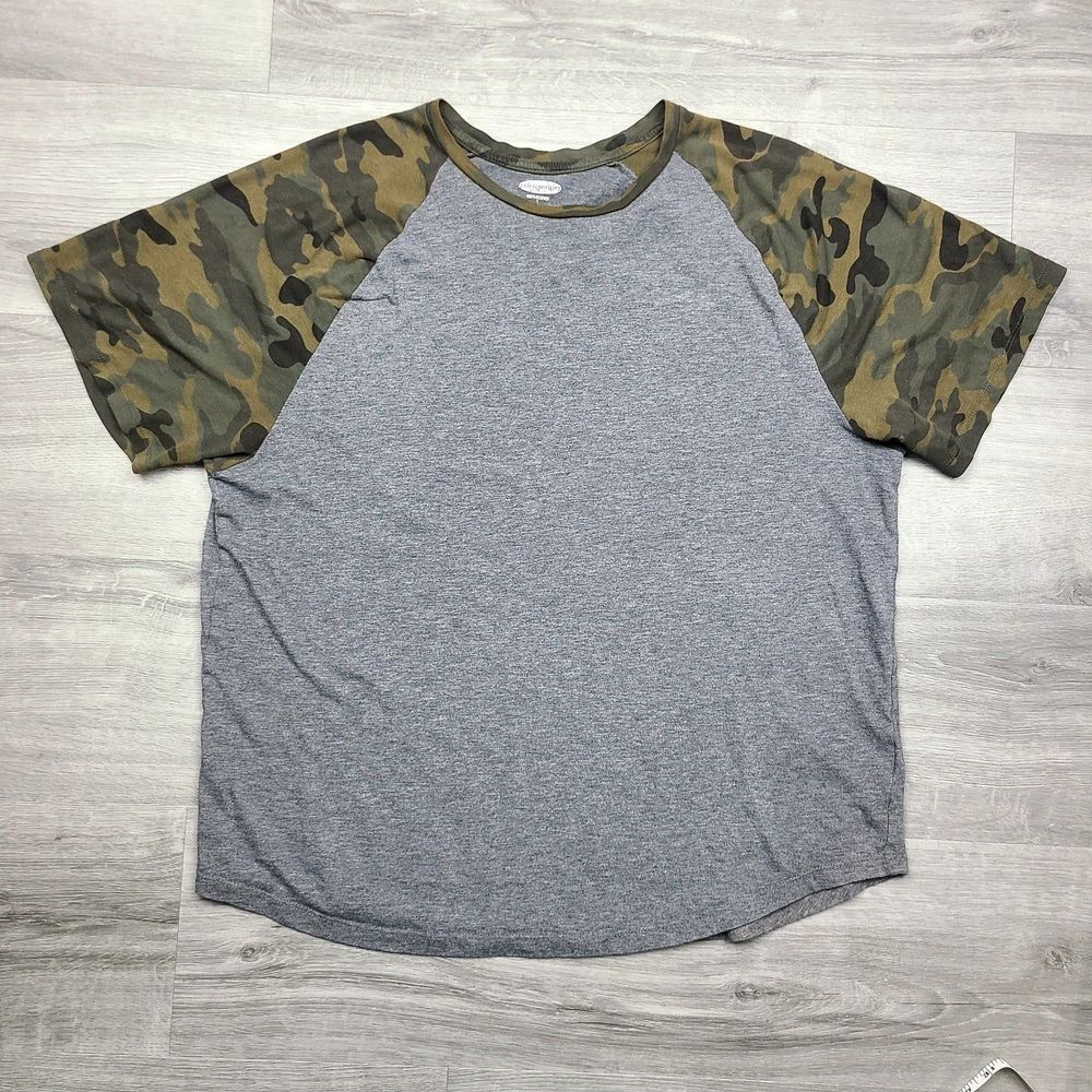 Old Navy Raglan Tee | Short Sleeve | Grey and Camouflage | Mens Size L